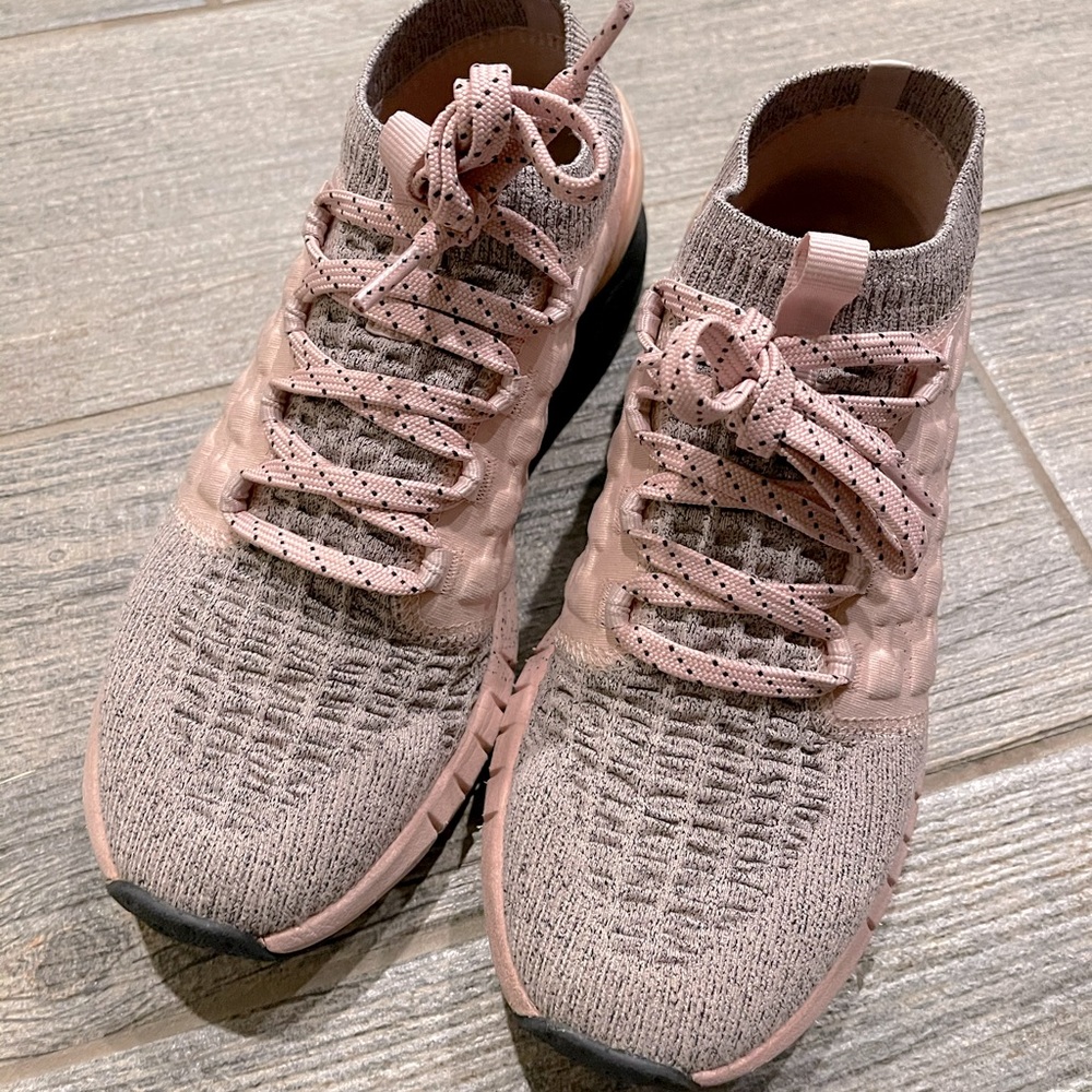 Phantom Connected Running Shoes